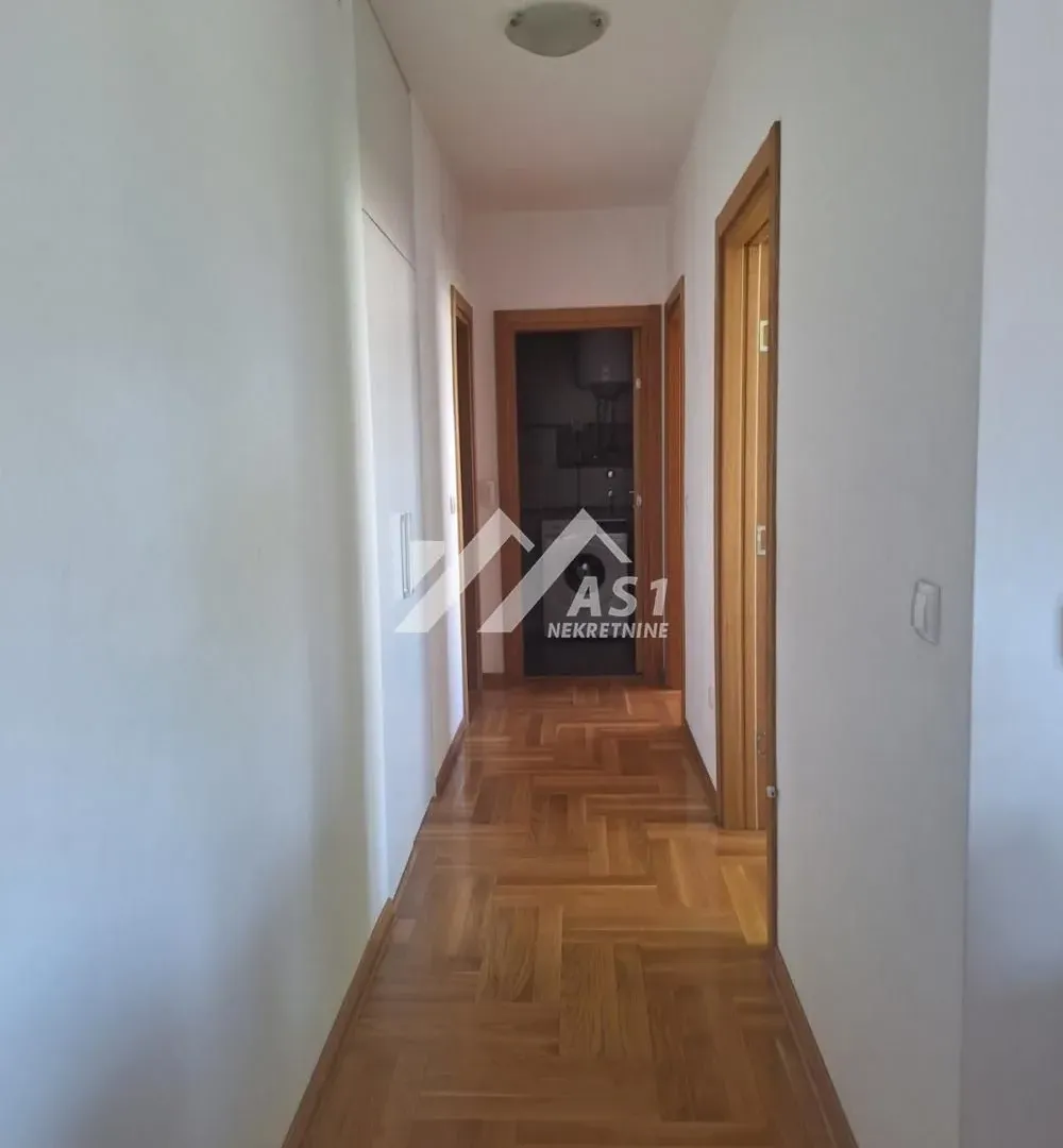 Izdavanje, dvosoban stan, 61m², Rotkvarija, Novi Sad Sve Podlokacije