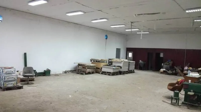 Sale, office space, 251m², Mladenovac, Beograd