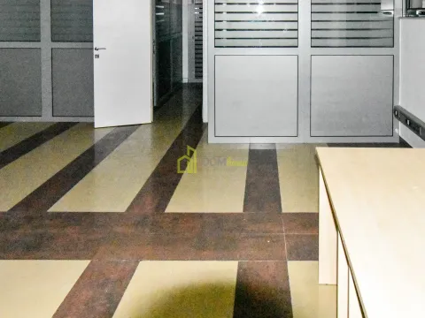 Sale, office space, 303m², Centar, Podgorica - image 14