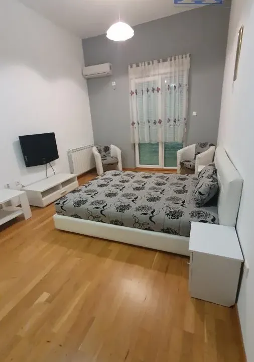 Izdavanje, jednosoban stan, 32m², Liman 3, Novi Sad Sve Podlokacije