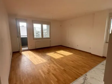 Stan in Bulevar Evrope