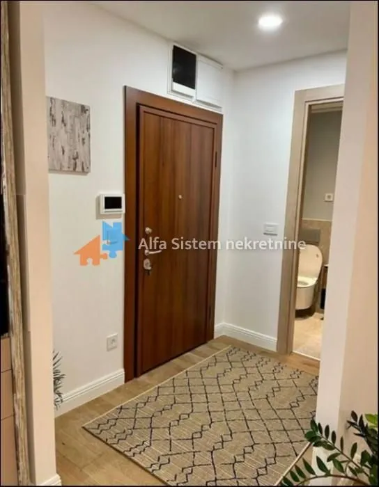 Izdavanje, dvosoban stan, 43m², Vračar Sve Podlokacije, Beograd