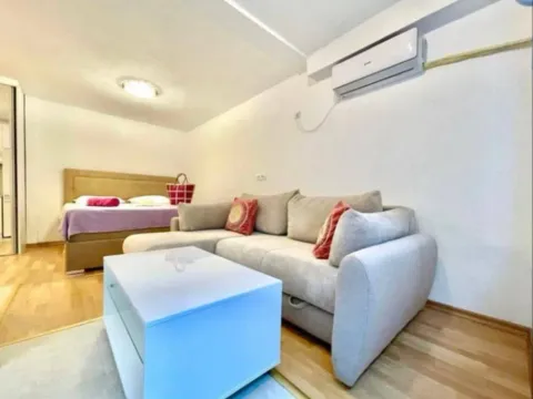 Izdavanje, garsonjera, 40m², Centar, Budva - image 5