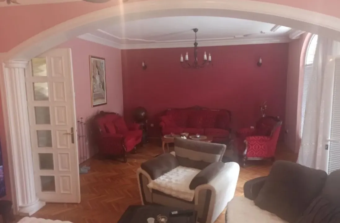 Prodaja, kuća, 320m², Tološi, Podgorica