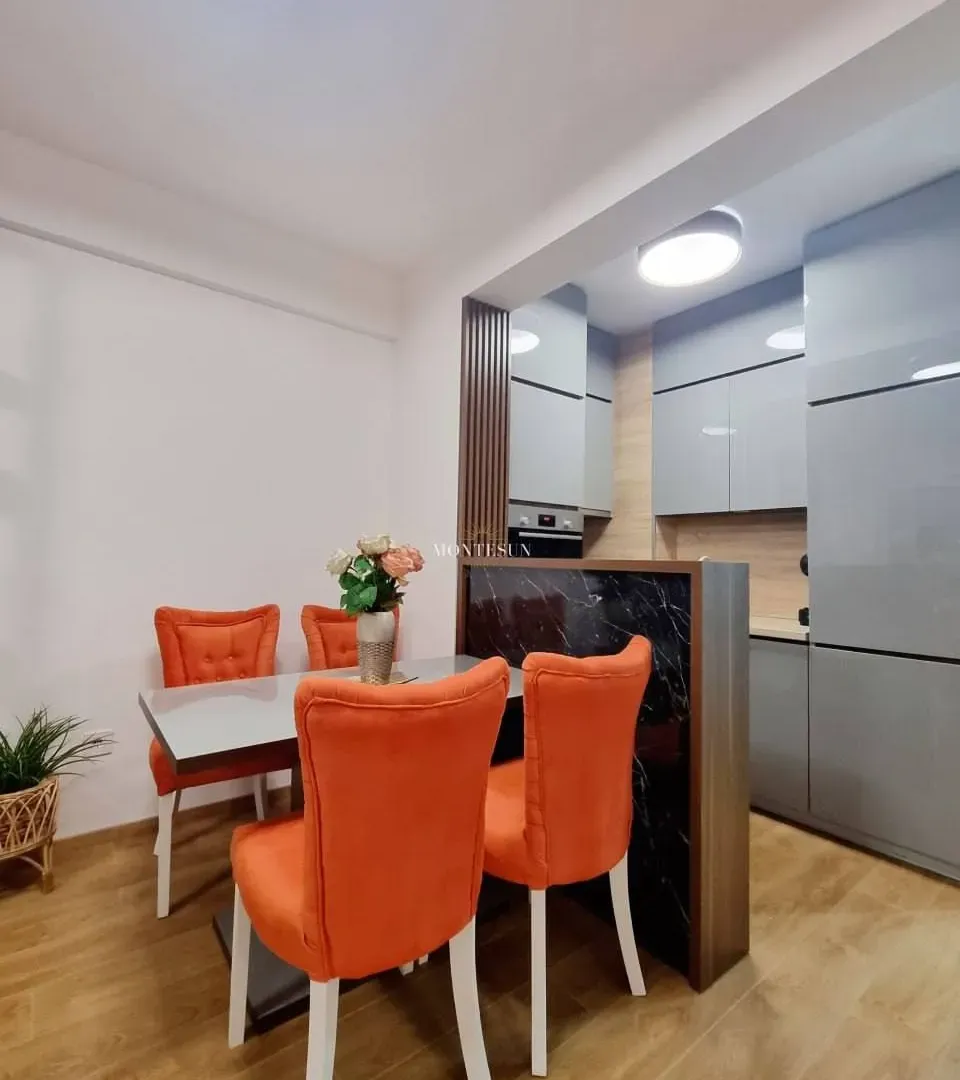 Rent, two bedroom apartment, 69m², Centar, Budva