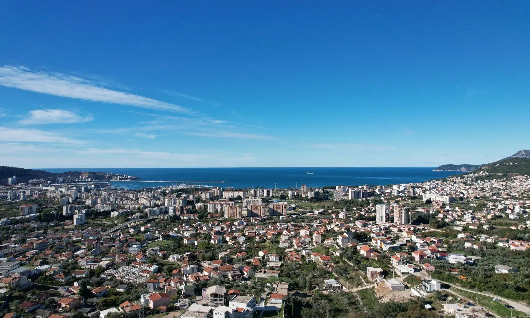 Prodaja, plac, 2400m², Bar, Crna Gora