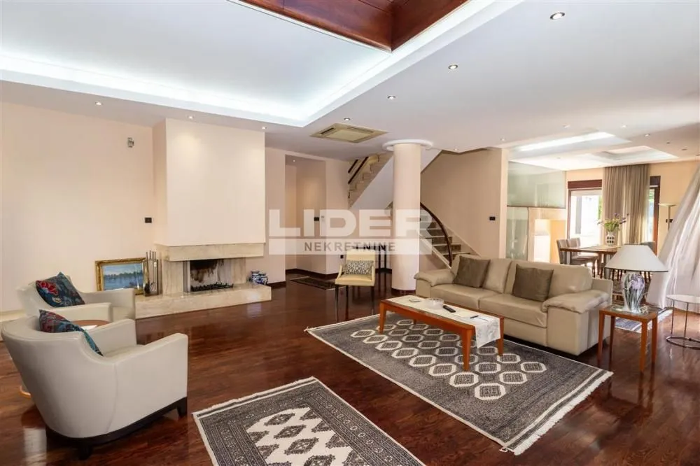 Sale, house, 600m², Savski Venac, Beograd