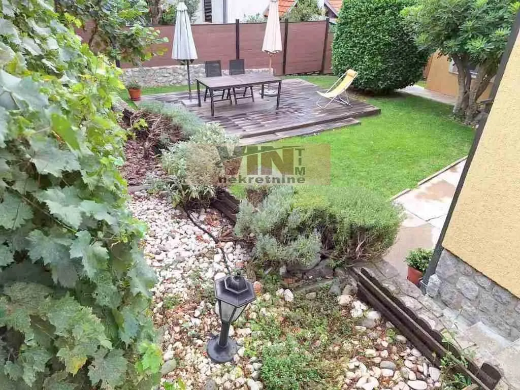 Sale, house, 500m², Jajinci, Voždovac Sve Podlokacije