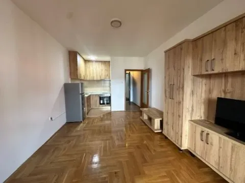 Prodaja, garsonjera, 33m², Tuški Put, Podgorica - image 4