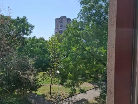 Izdavanje, dvosoban stan, 86m², Blok 5, Podgorica - image 3