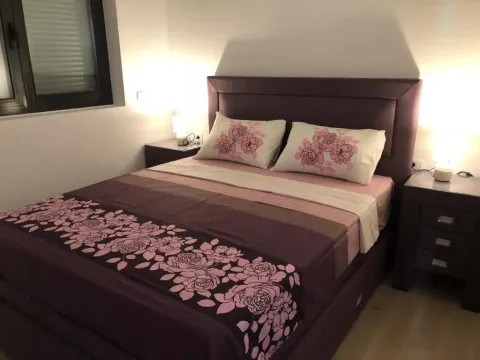 Izdavanje, jednosoban stan, 43m², Budva, Crna Gora - image 19