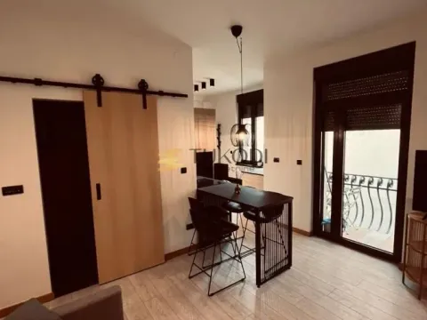 Sale, two bedroom apartment, 40m², Kalenić Pijaca, Vračar Sve Podlokacije - image 4