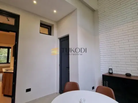Prodaja, trosoban stan, 100m², Stari grad, Novi Sad - image 22