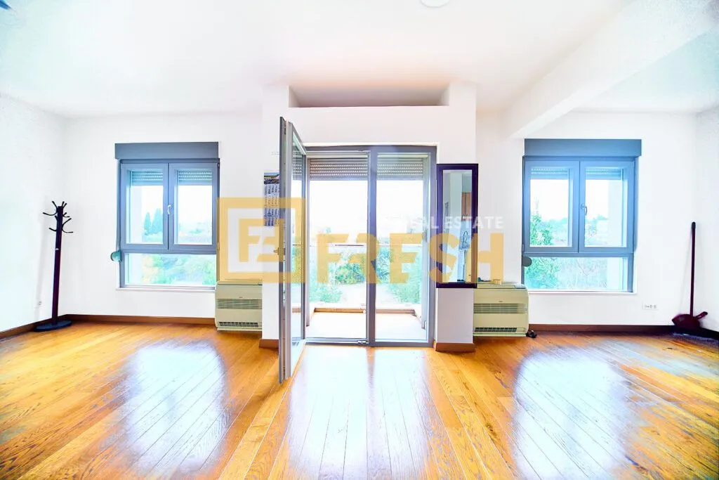 Rent, office space, 85m², Krivi Most, Podgorica