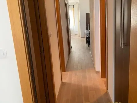 Rent, three bedroom apartment, 63m², Vračar Sve Podlokacije, Beograd - image 3