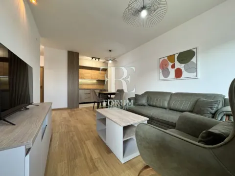 Izdavanje, jednosoban stan, 50m², City Kvart, Podgorica - image 5