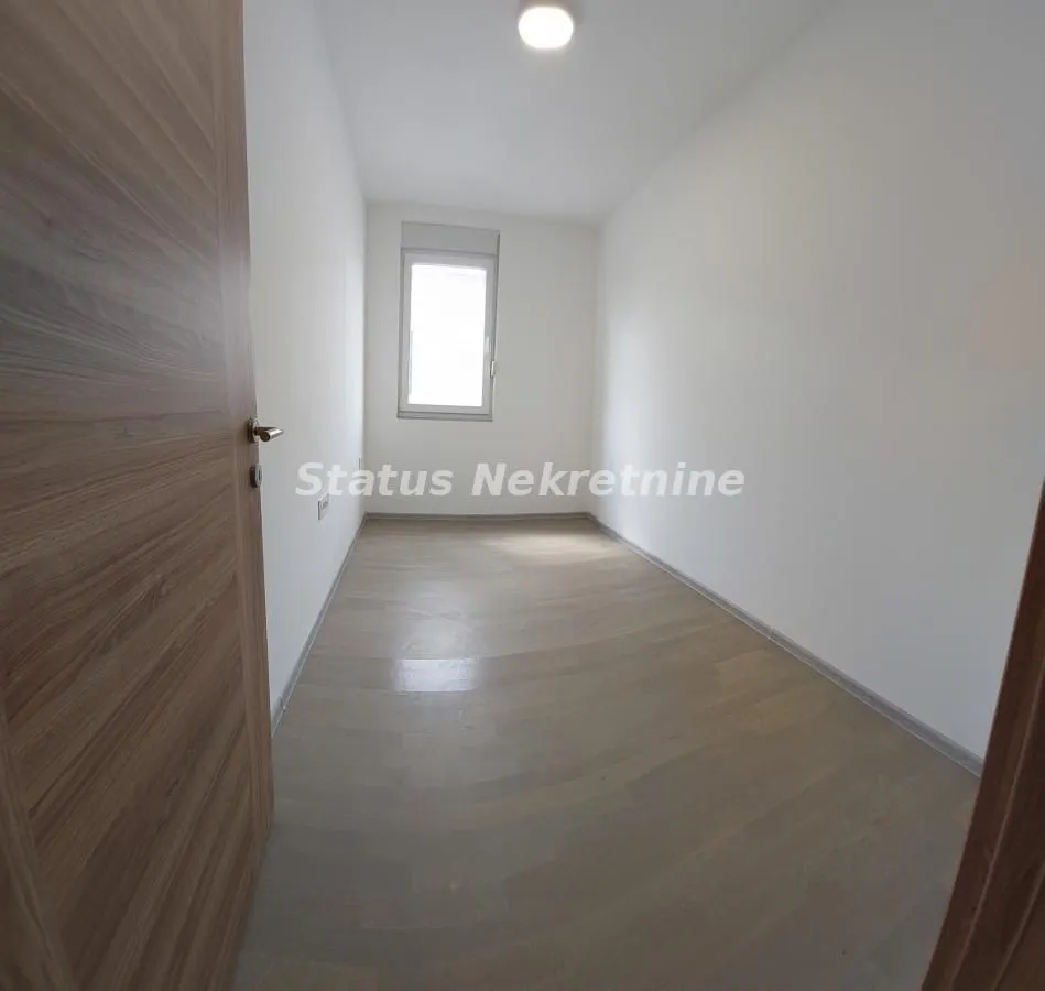 Prodaja, trosoban stan, 78m², Petrovaradin, Novi Sad