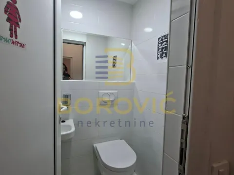 Izdavanje, poslovni prostor, 182m², Savski Venac, Beograd - image 13