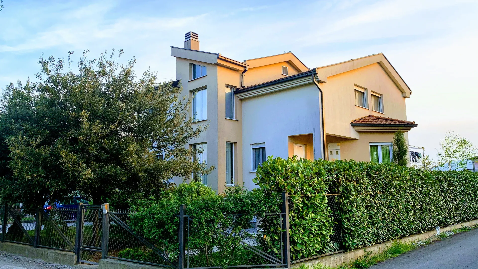 Prodaja, kuća, 250m², Donja Gorica, Podgorica