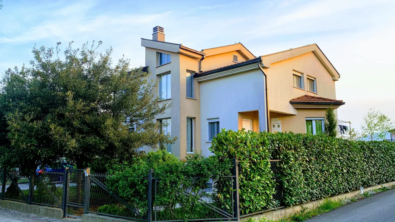 Prodaja, kuća, 250m², Donja Gorica, Podgorica