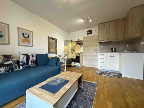 Izdavanje, jednosoban stan, 40m2, Gorica C, Podgorica Izdavanje, jednosoban stan, 40m2, Gorica C, Podgorica