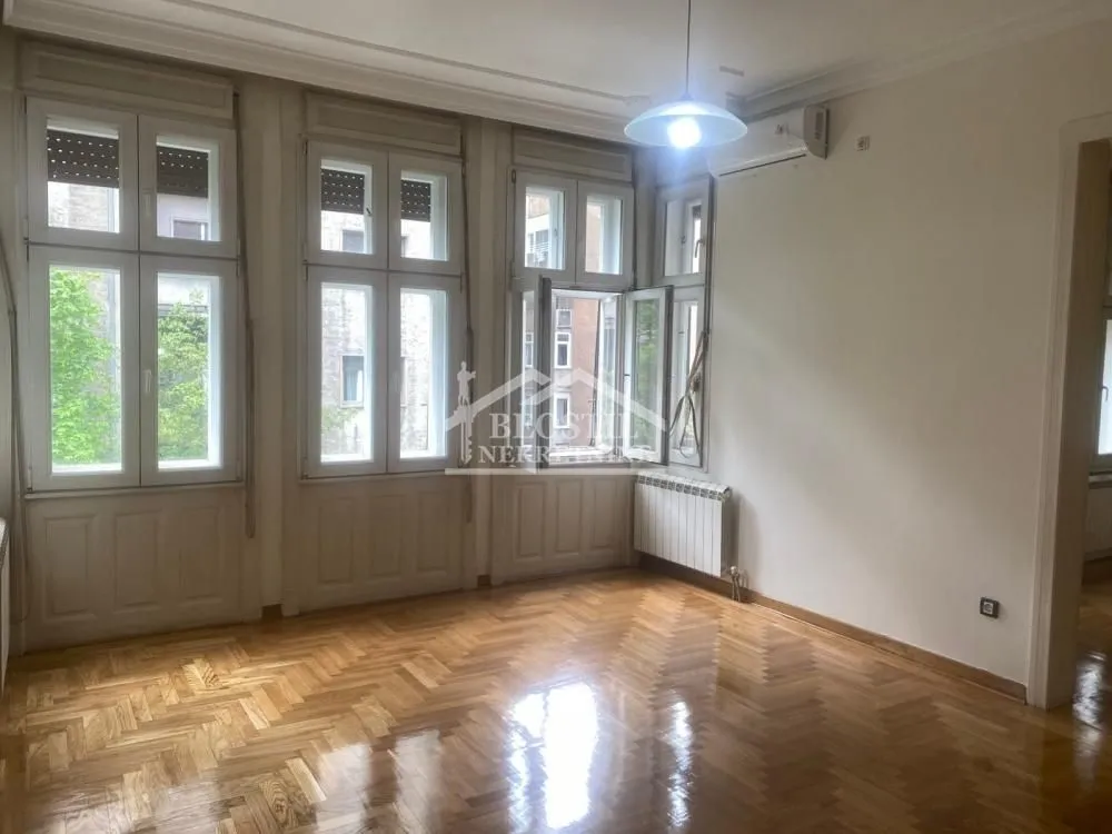 Rent, four bedroom apartment, 135m², Skadarlija, Beograd