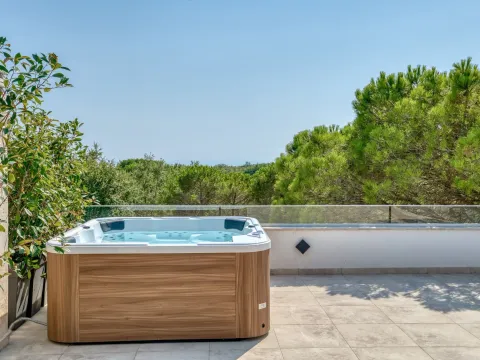 Izdavanje, kuća, 250m², Zagora, Kotor - image 8