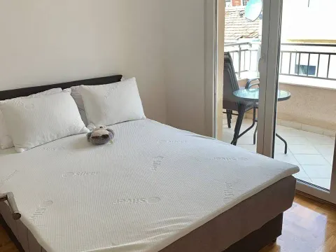 Izdavanje, jednosoban stan, 47m², Centar, Budva - image 8