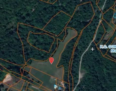Katastarski snimak sa ucrtanim granicama parcele i lokacijom na terenu. - image 13