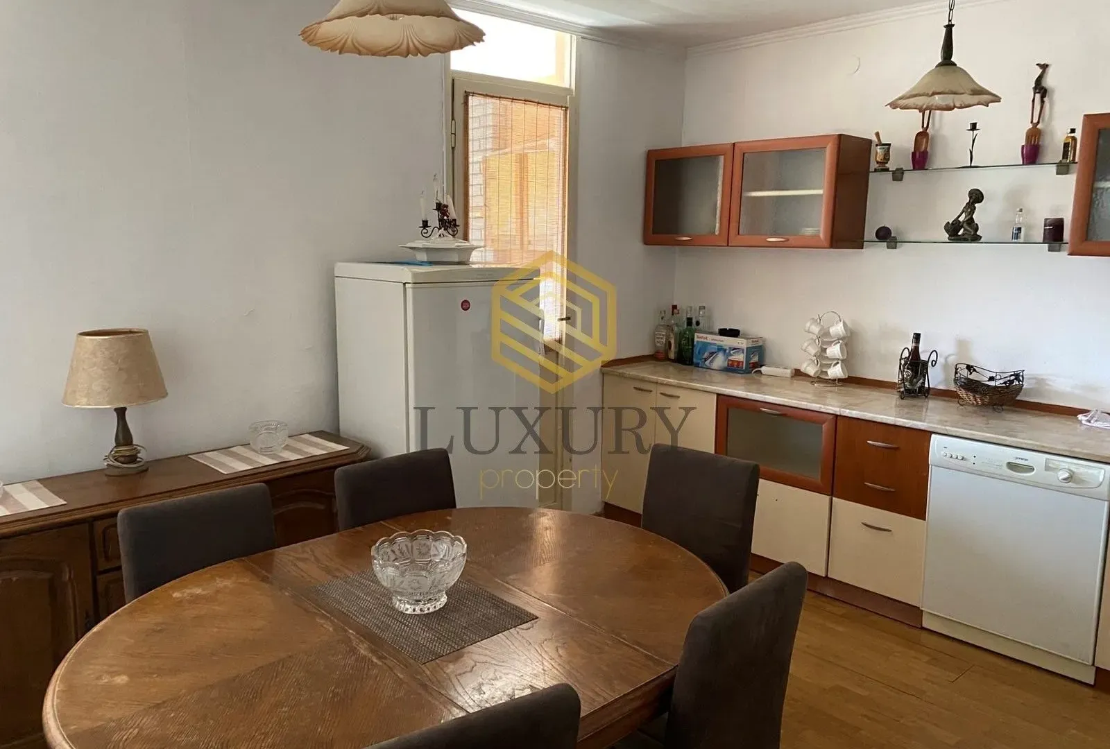 Izdavanje, dvosoban stan, 80m², Zabjelo, Podgorica