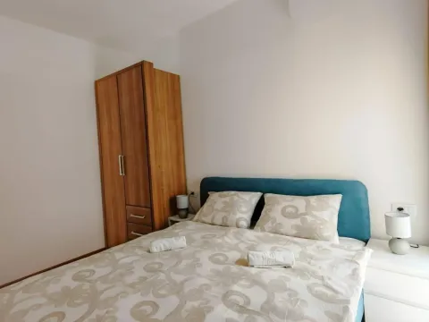 Izdavanje, jednosoban stan, 45m², Centar, Budva - image 6