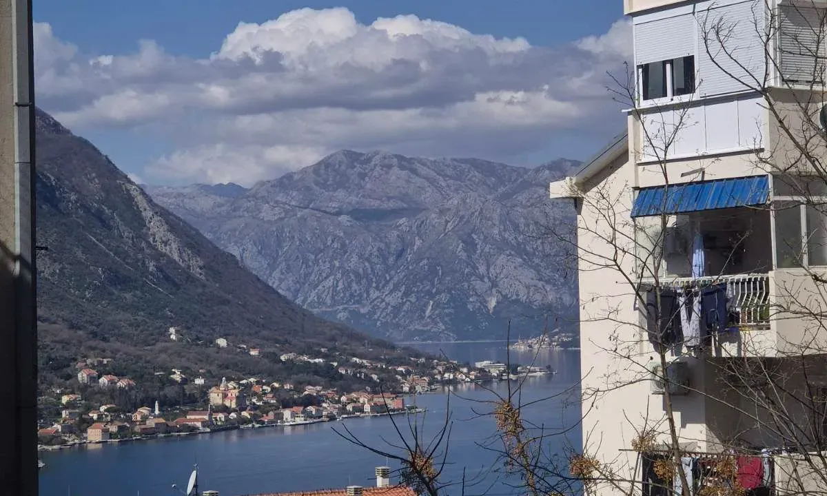 Sale, one bedroom apartment, 40m², Dobrota, Kotor