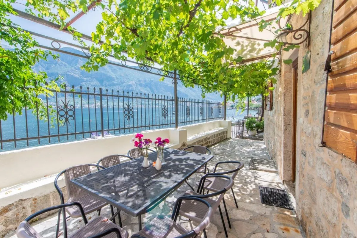 Sale, house, 168m², Prčanj, Kotor