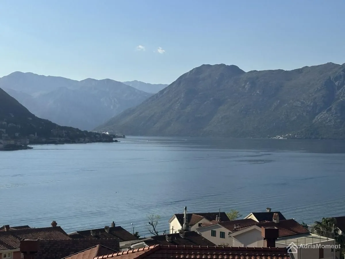 Prodaja, dvosoban stan, 75m², Dobrota, Kotor