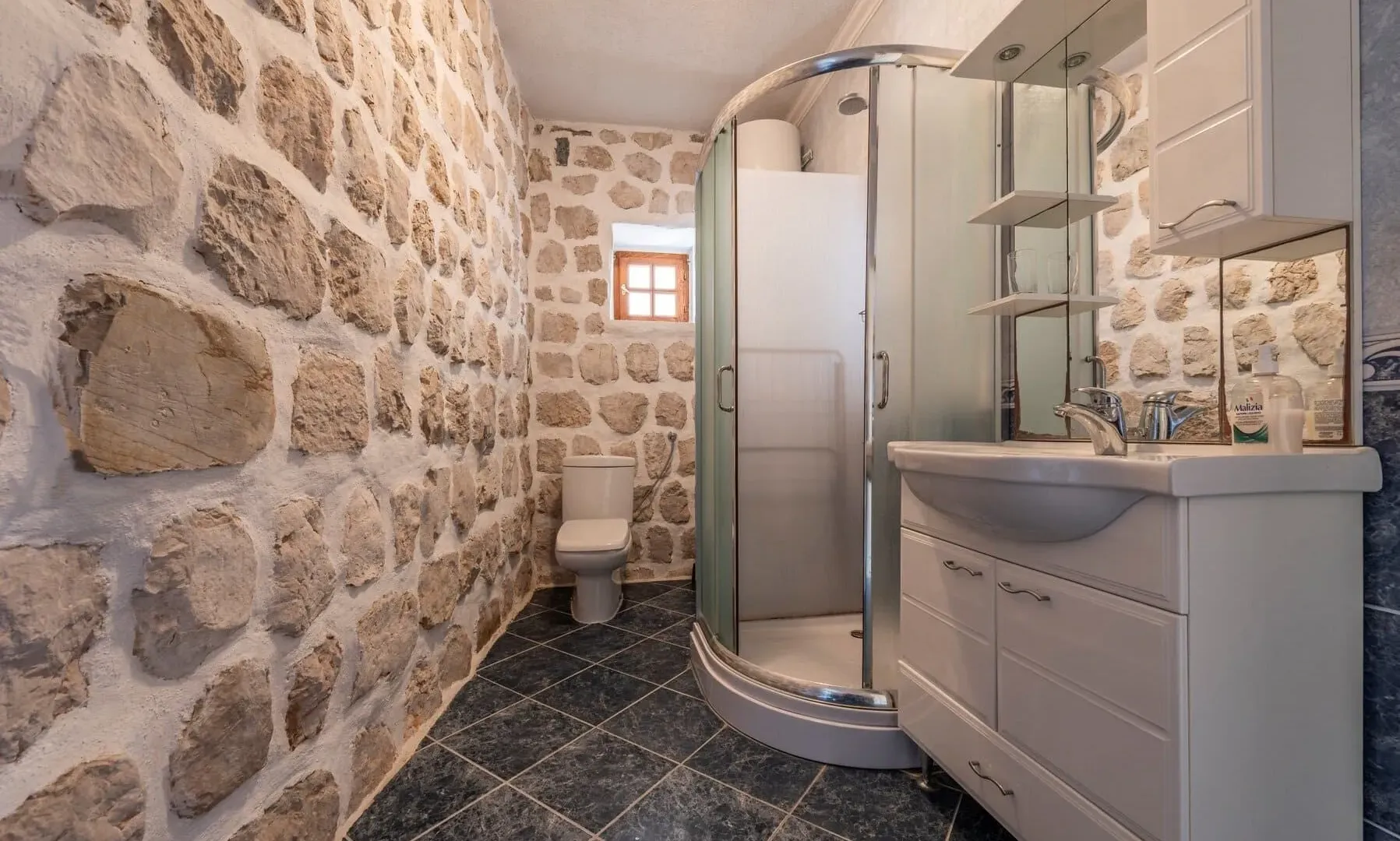 Sale, two bedroom apartment, 87m², Perast, Kotor