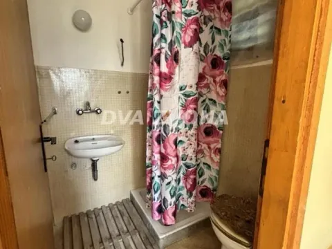 Prodaja, kuća, 29m², Irig, Srbija - image 11