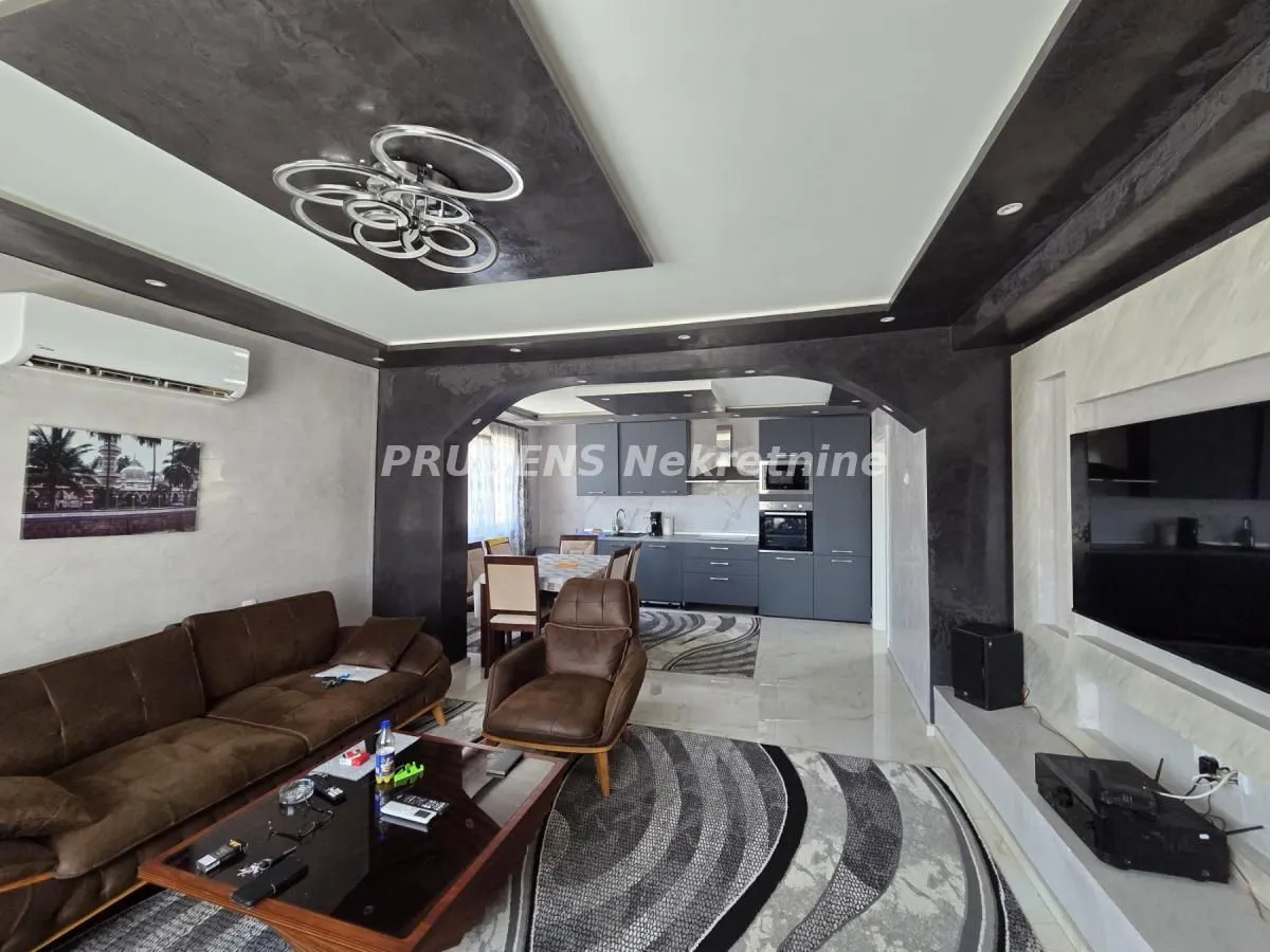 Sale, house, 210m², Surčin, Beograd