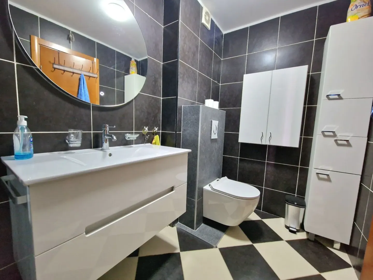 Izdavanje, dvosoban stan, 60m², Budva, Crna Gora