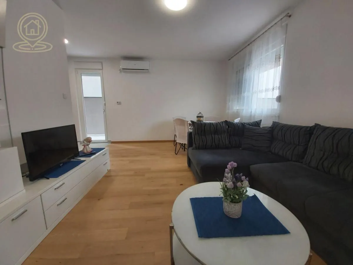 Rent, one bedroom apartment, 40m², Novi Sad, Srbija