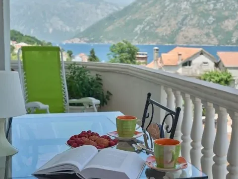 Prodaja, trosoban stan, 72m², Prčanj, Kotor - image 16