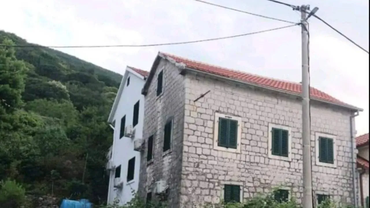 Prodaja, kuća, 300m², Herceg Novi, Crna Gora