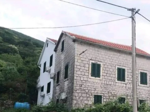 Prodaja, kuća, 300m², Herceg Novi, Crna Gora - image 1
