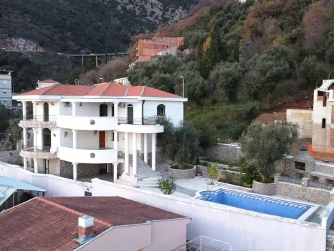 Prodaja, kuća, 422m², Petrovac, Budva