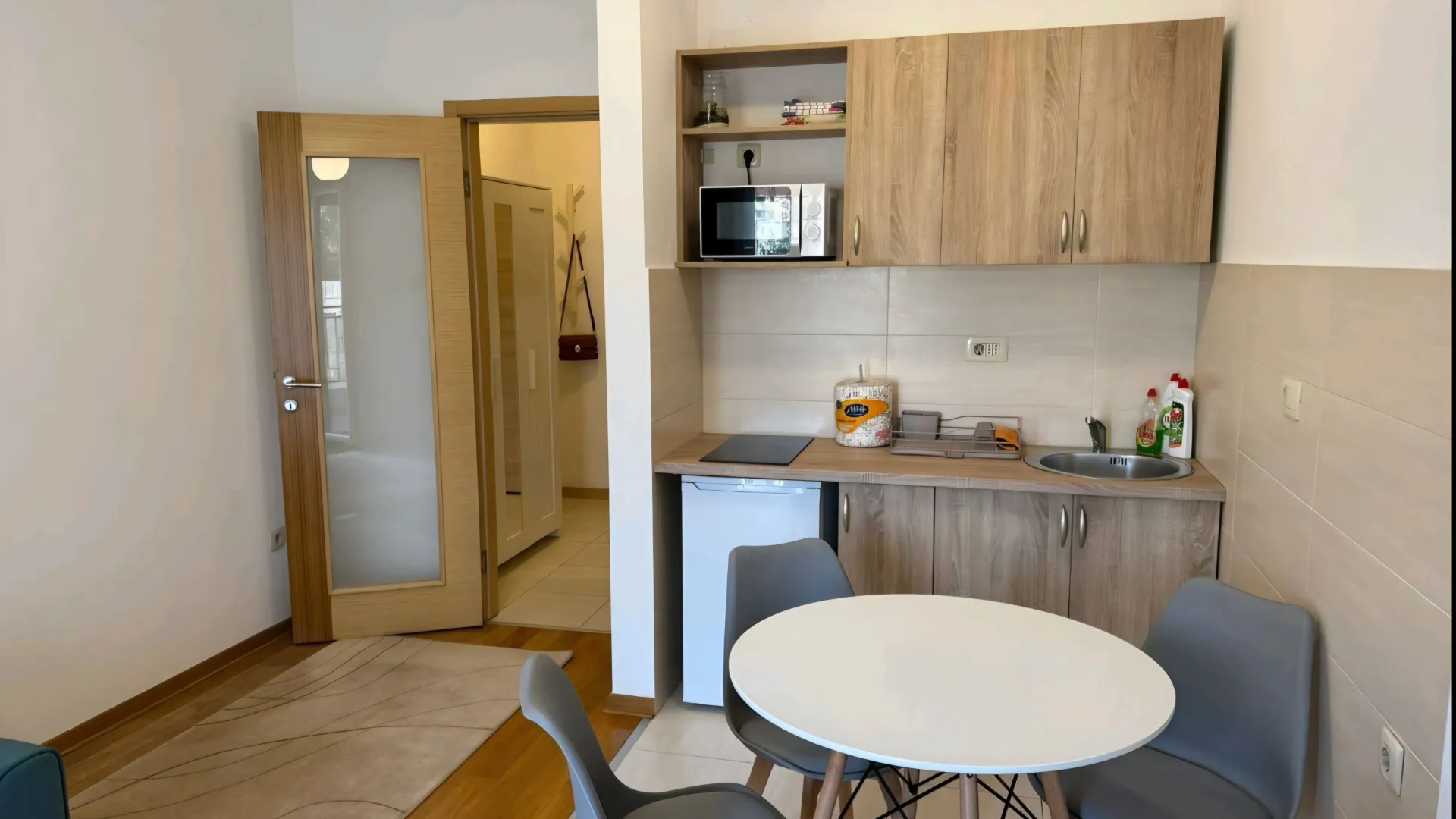 Rent, studio apartment, 27m², Blok 6, Podgorica