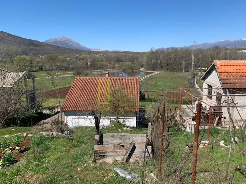 Prodaja, kuća, 120m², Tološi, Podgorica