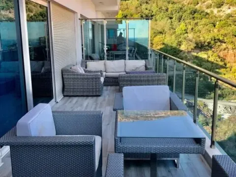 Prodaja, dvosoban stan, 120m², Bečići, Budva - image 1