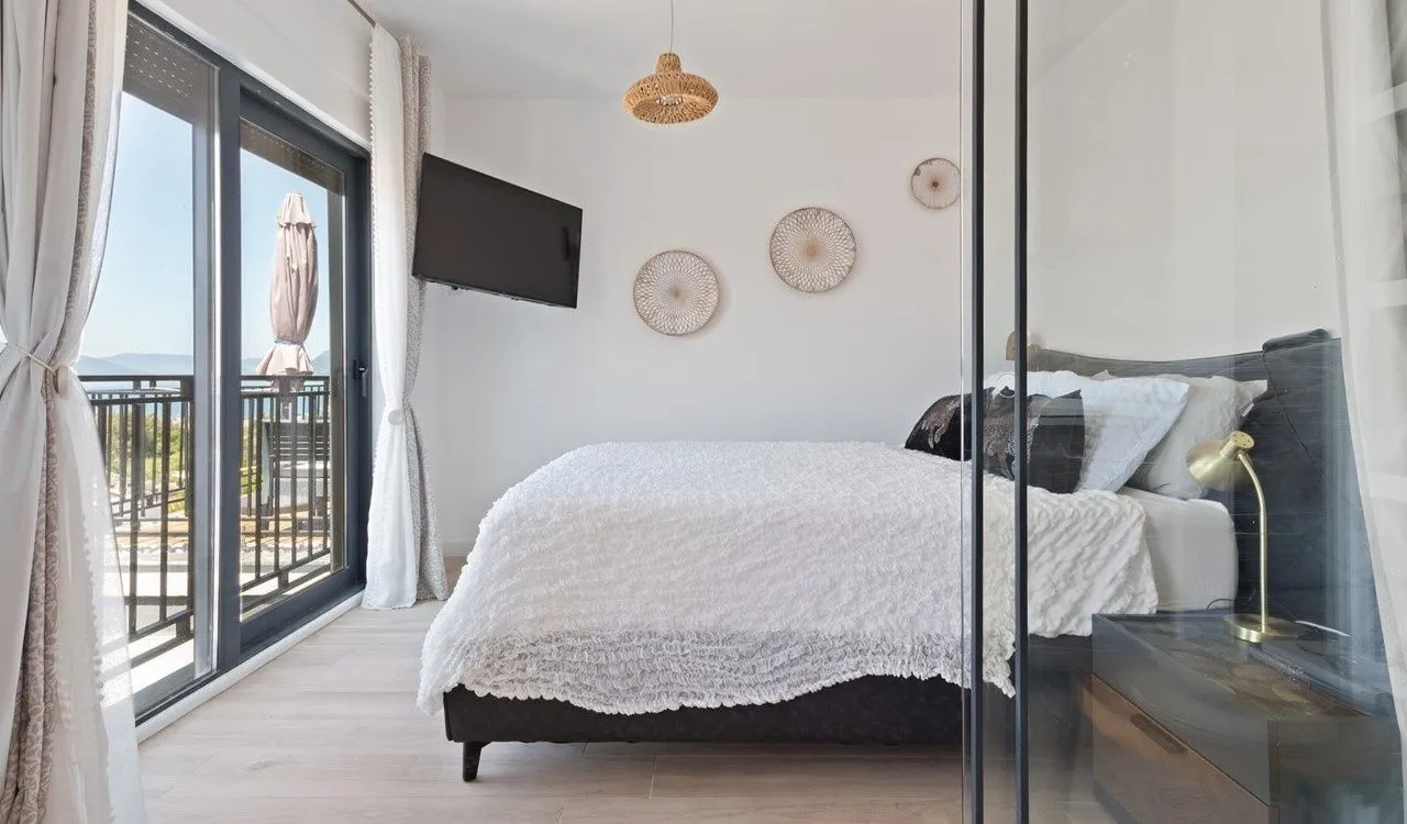 Prodaja, dvosoban stan, 95m², Kava, Tivat