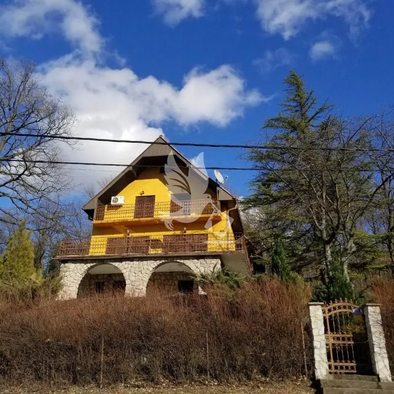 Sale, house, 250m², Mladenovac, Beograd