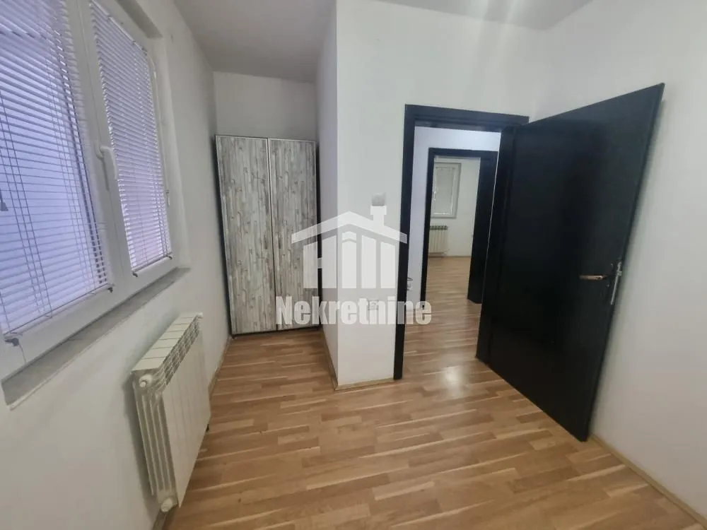 Izdavanje, trosoban stan, 69m², Zemun Sve Podlokacije, Beograd