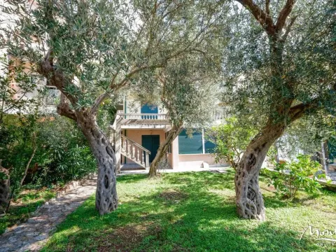 Sale, house, 197m², Sveti Stefan, Budva - image 2